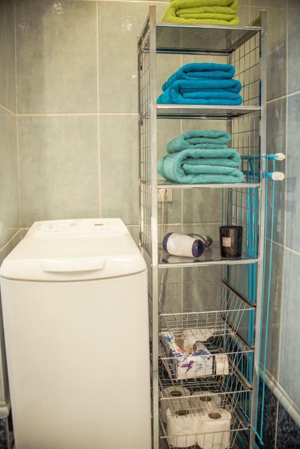Large Studio Downtown Таллин Экстерьер фото