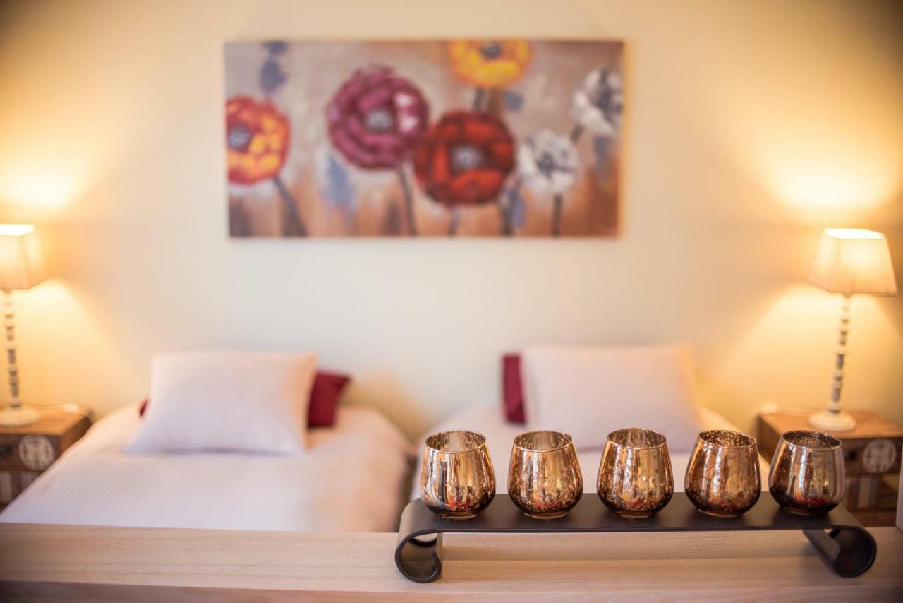 Large Studio Downtown Таллин Экстерьер фото